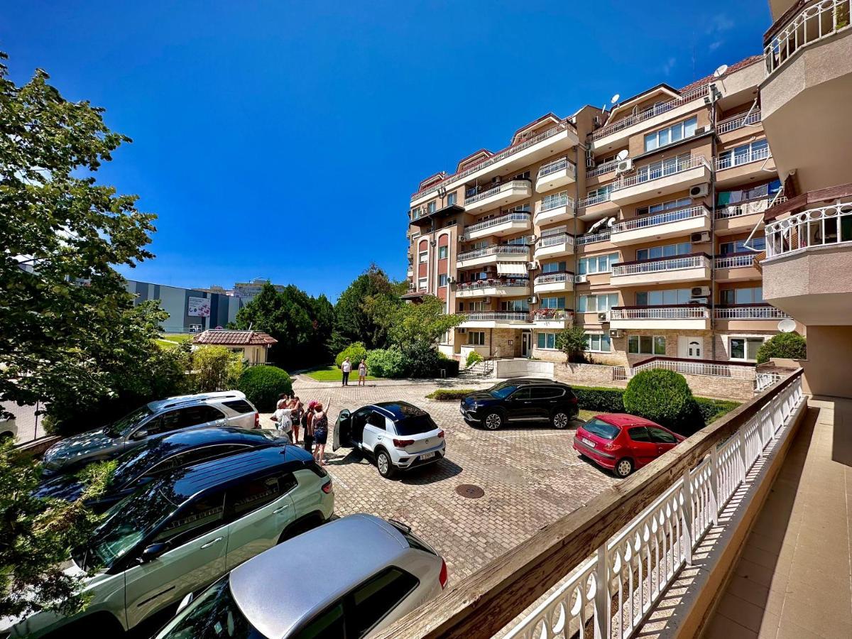 Sea Breeze Apartment Varna Exterior foto